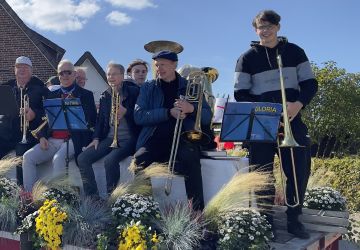 Der Vierländer Posaunenchor beim Erntedankumzug